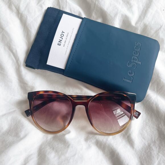 Le Specs Armada Tort Grad Round Sunglasses in Tortoiseshell - Picture 4 of 6